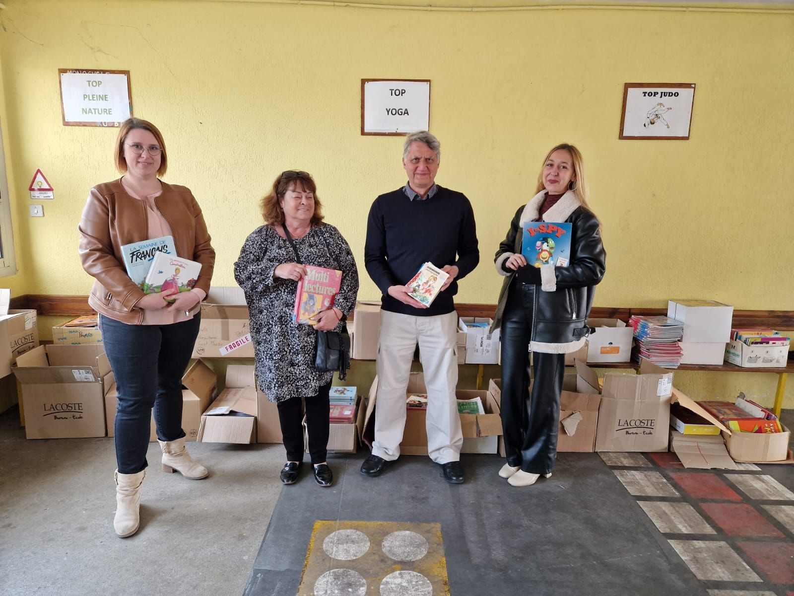 VITA takker Font Martin-skolen og kommunen Pérols for deres donation af bøger og undervisningsmaterialer