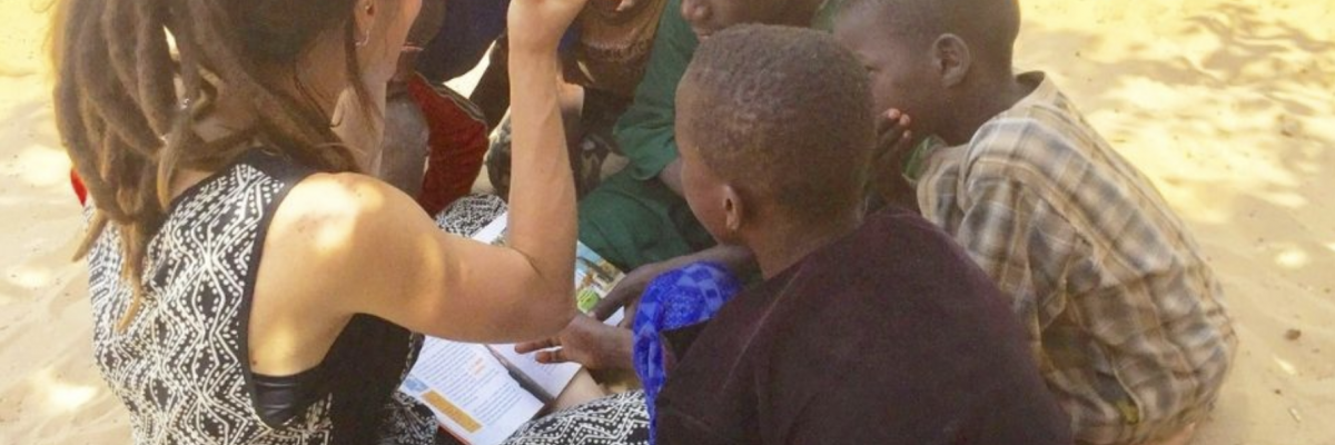 Lærer på humanitært ophold i Senegal