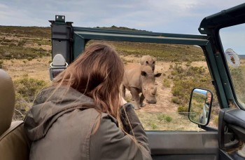 humanitær organisation i naturreservat i Afrika