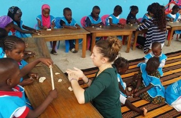 Læse- og skriveforløb på en skole i Dakar