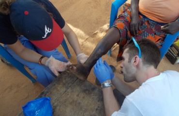 Sygeplejerske som frivillig på ophold i Afrika