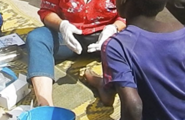 Humanitært frivilligt arbejde inden for sundhed og pleje i Afrika